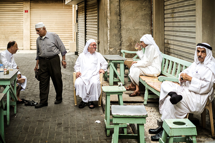 Photojournalist Kuwait | Bahrain. Tea time in the Old Souq